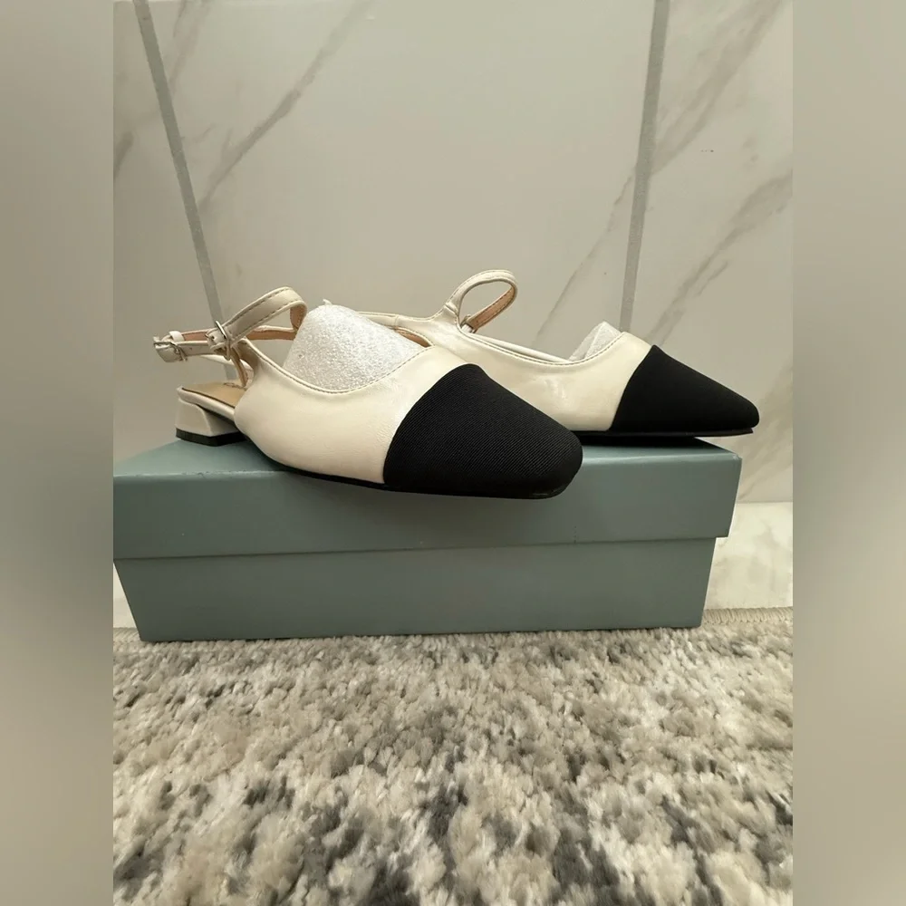 NWT C. Paravano‎ White and Black Mary Jane Shoe - Size 38 European